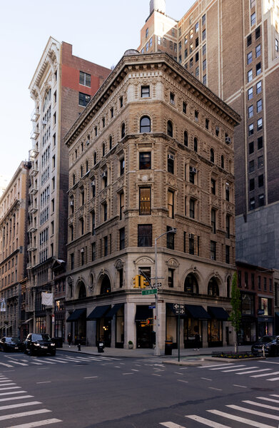 Exterior-Fachada-Galeria-SantaCole-NY-Pia-Riverola-2024-646a2047-RET-ON.jpg